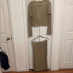 Chic Metallic Pleated Midi Skirt Set